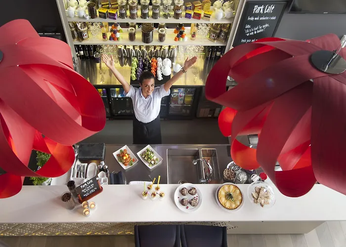 فندق سكانديك هولمينكولين بارك 4*